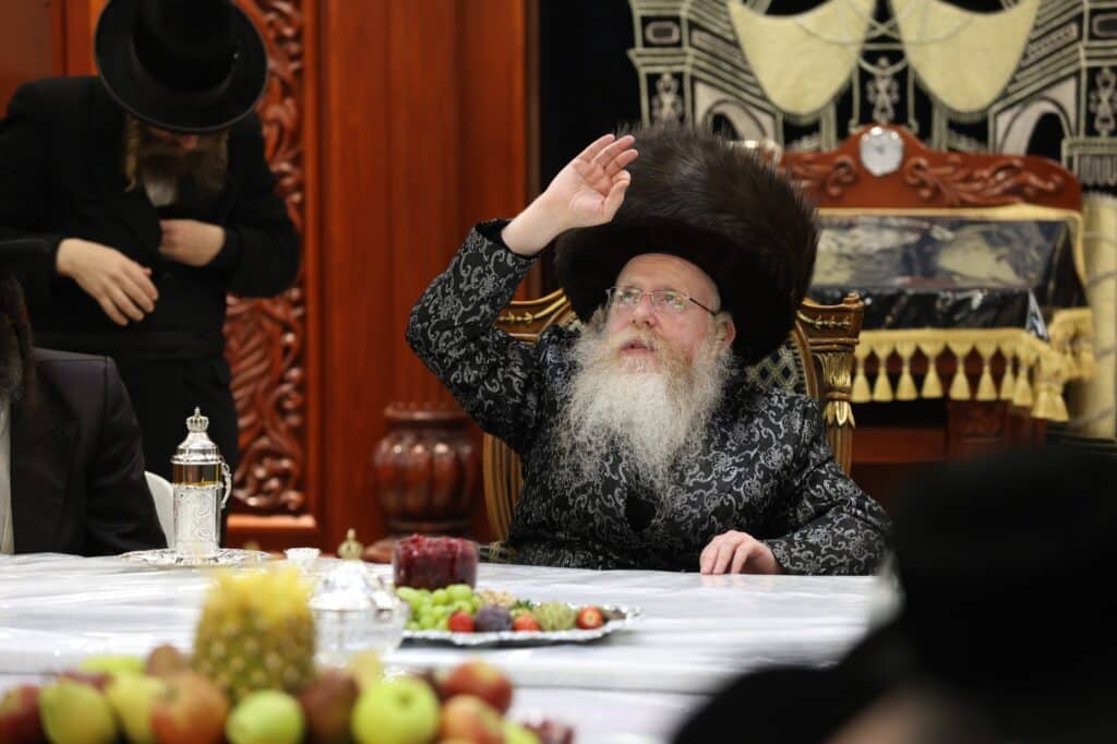 תיעוד: ראש השנה לאילנות בחצה"ק קרעטשניף - קרית גת