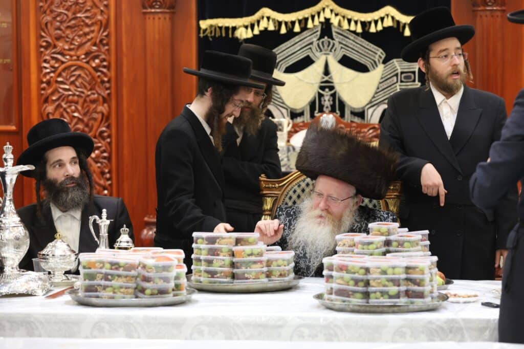 תיעוד: ראש השנה לאילנות בחצה"ק קרעטשניף - קרית גת