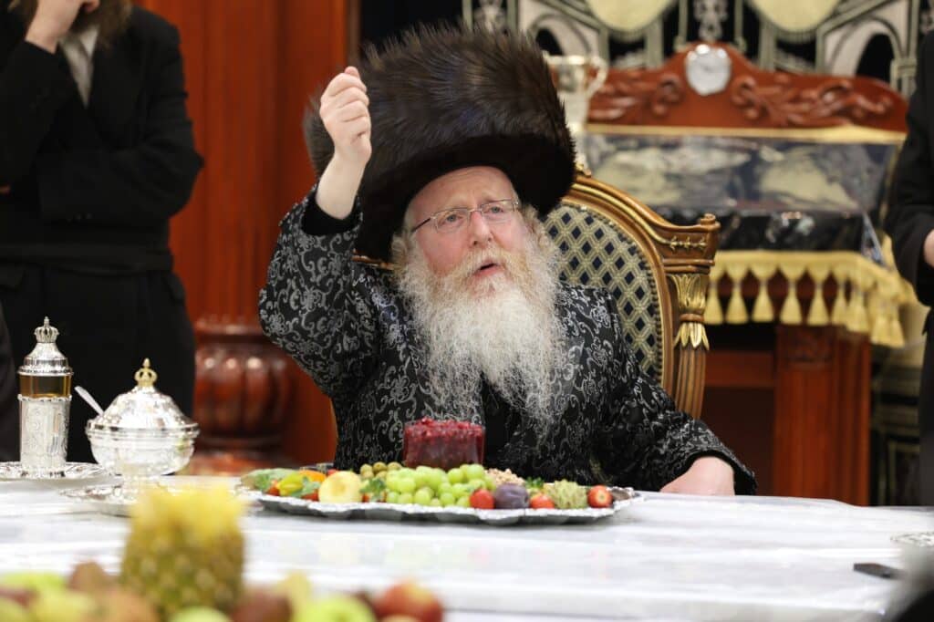 תיעוד: ראש השנה לאילנות בחצה"ק קרעטשניף - קרית גת