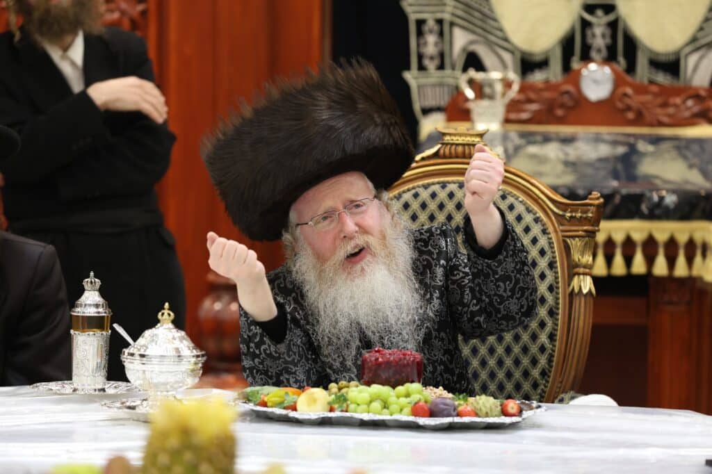 תיעוד: ראש השנה לאילנות בחצה"ק קרעטשניף - קרית גת