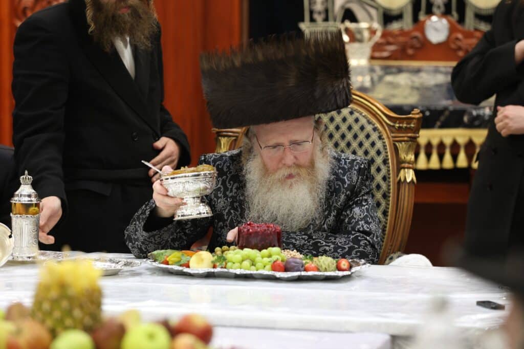 תיעוד: ראש השנה לאילנות בחצה"ק קרעטשניף - קרית גת