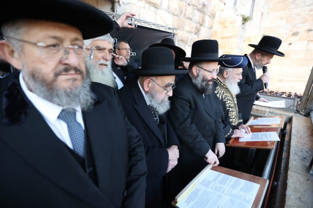 תיעוד: רבבות זעקו בעצרת תפילה להשבת החטופים