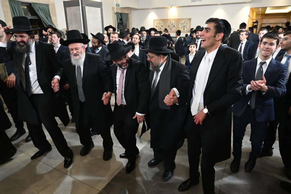 בית נאמן בישראל: ראש ישיבת 'תורה ודעת' חיתן את בנו