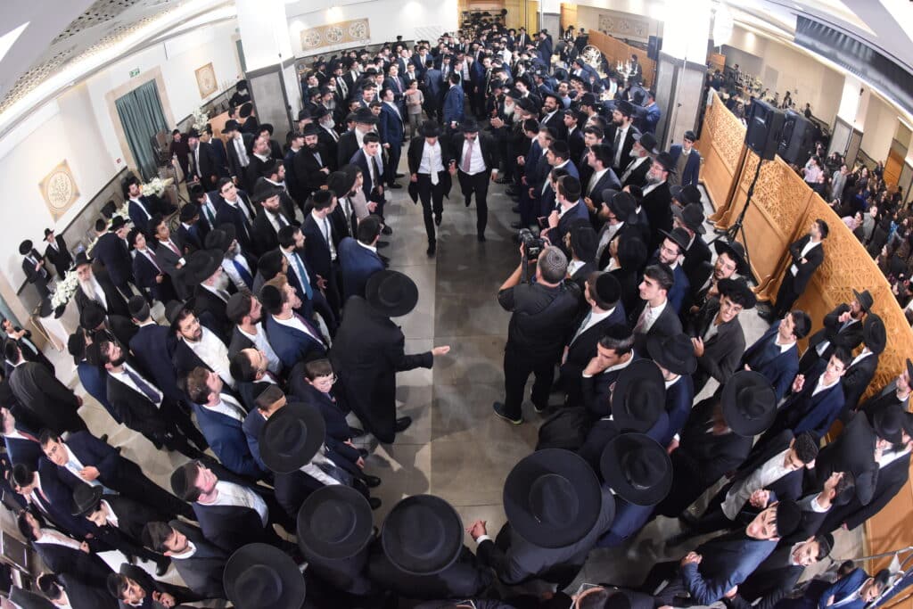 בית נאמן בישראל: ראש ישיבת 'תורה ודעת' חיתן את בנו