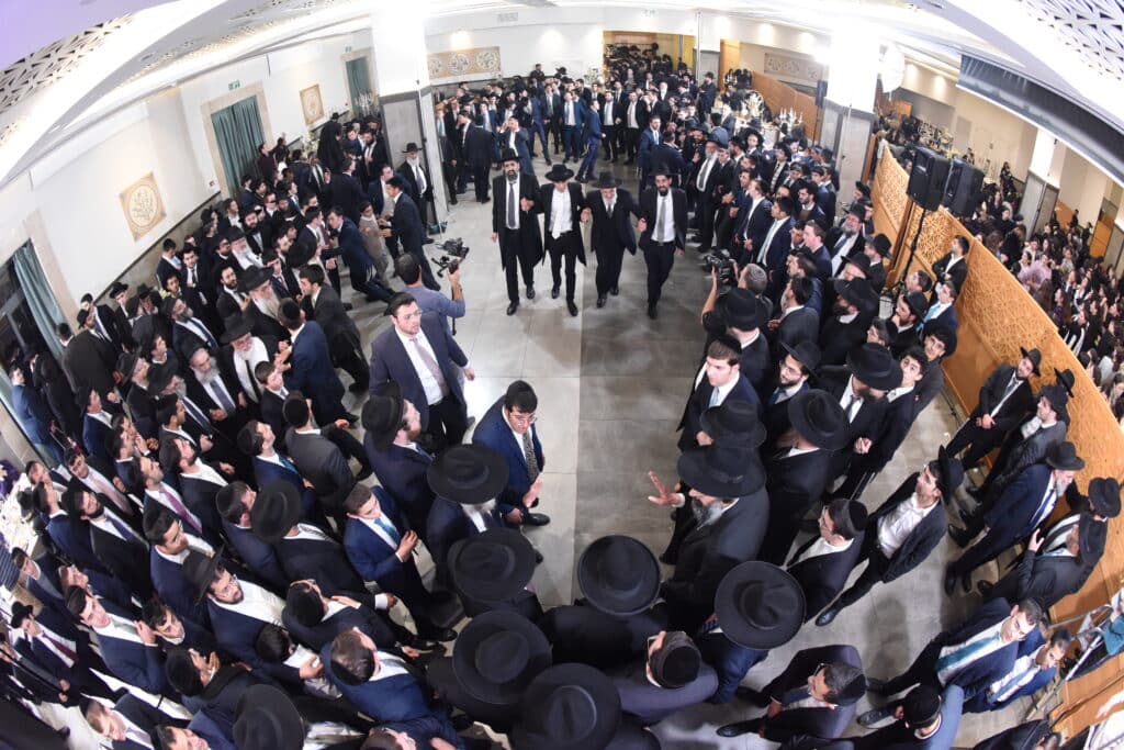 בית נאמן בישראל: ראש ישיבת 'תורה ודעת' חיתן את בנו