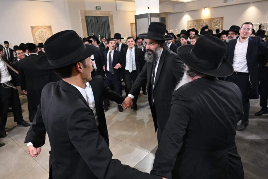 בית נאמן בישראל: ראש ישיבת 'תורה ודעת' חיתן את בנו