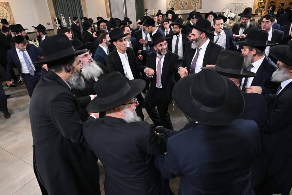 בית נאמן בישראל: ראש ישיבת 'תורה ודעת' חיתן את בנו