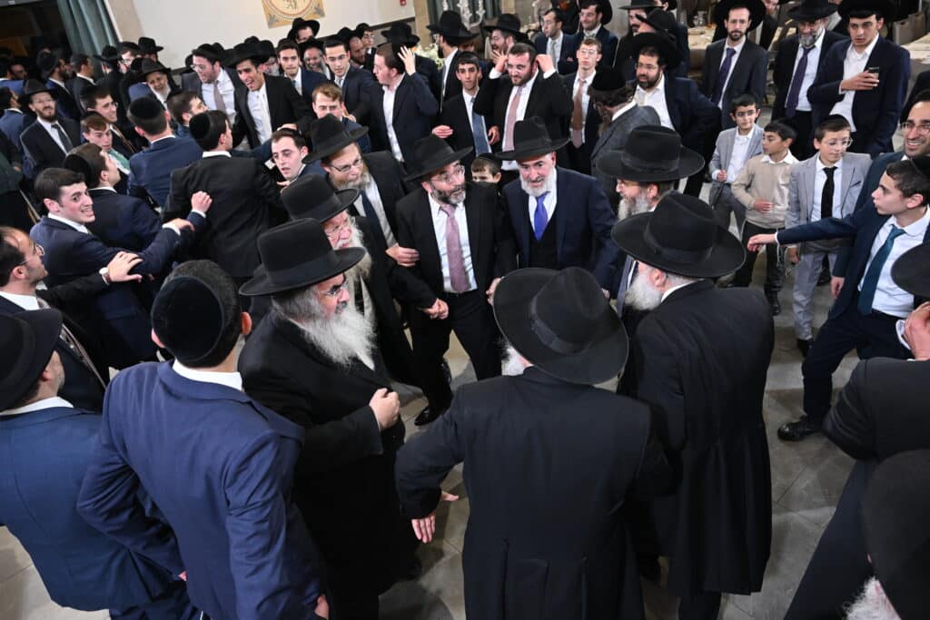 בית נאמן בישראל: ראש ישיבת 'תורה ודעת' חיתן את בנו