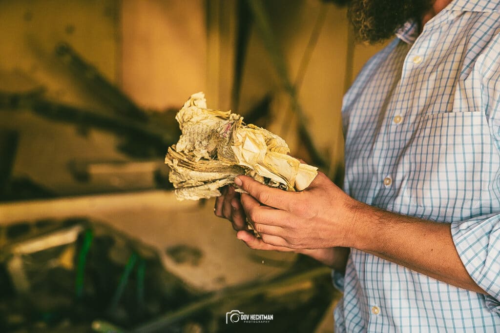 ארבעה חודשים אחרי: הצלם החב"די בתיעוד עצוב מבארי