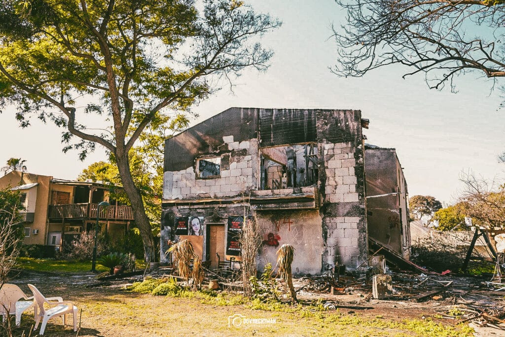 ארבעה חודשים אחרי: הצלם החב"די בתיעוד עצוב מבארי