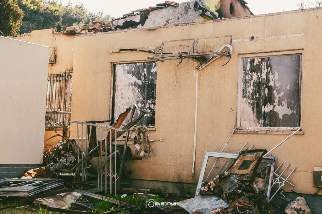 ארבעה חודשים אחרי: הצלם החב"די בתיעוד עצוב מבארי