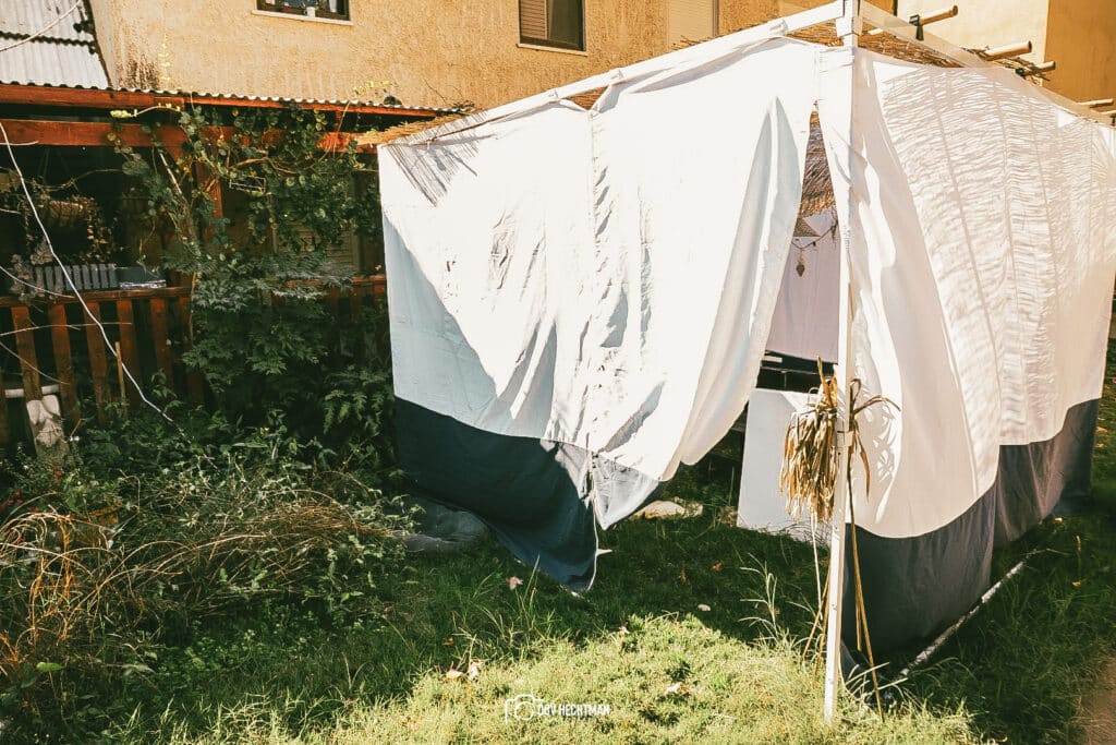 ארבעה חודשים אחרי: הצלם החב"די בתיעוד עצוב מבארי