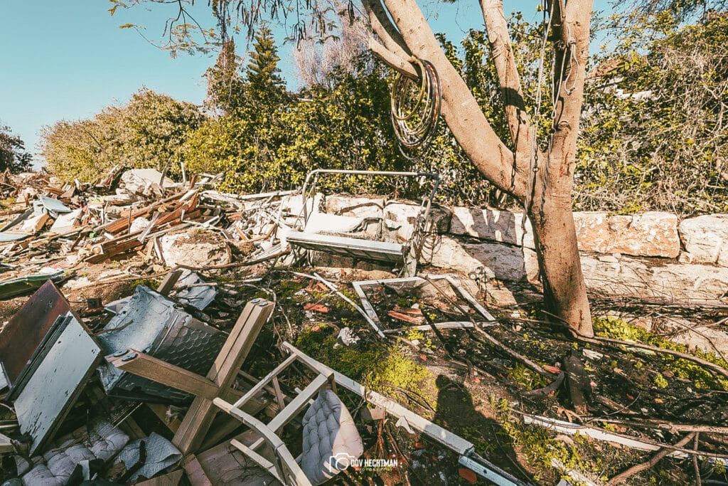 ארבעה חודשים אחרי: הצלם החב"די בתיעוד עצוב מבארי