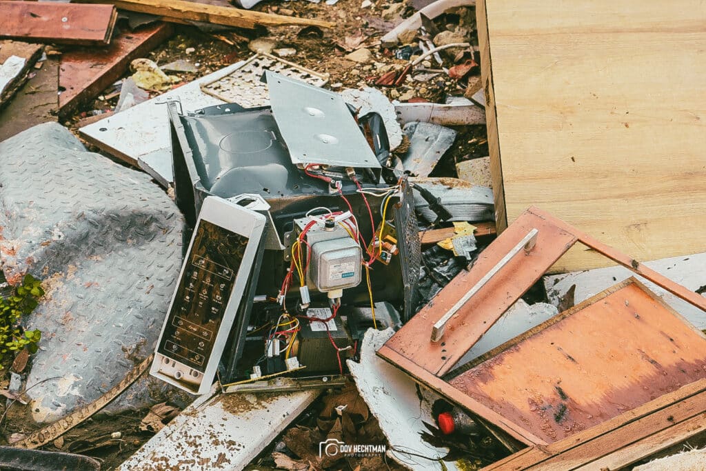 ארבעה חודשים אחרי: הצלם החב"די בתיעוד עצוב מבארי
