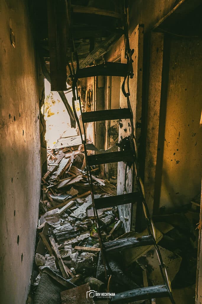 ארבעה חודשים אחרי: הצלם החב"די בתיעוד עצוב מבארי