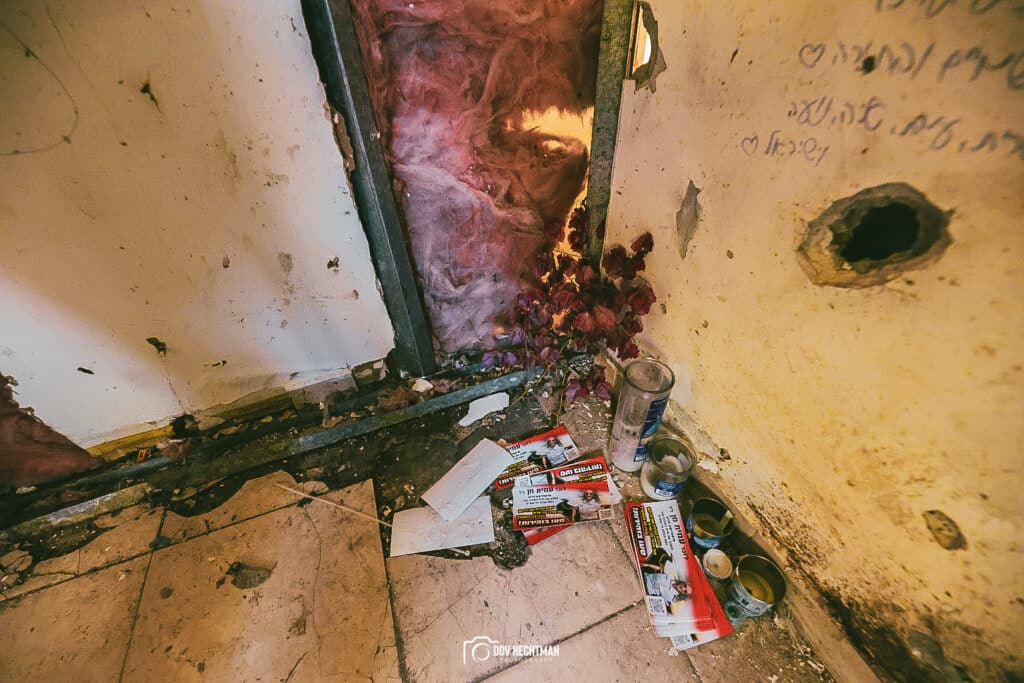 ארבעה חודשים אחרי: הצלם החב"די בתיעוד עצוב מבארי