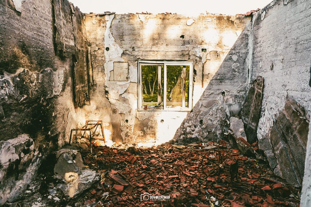 ארבעה חודשים אחרי: הצלם החב"די בתיעוד עצוב מבארי