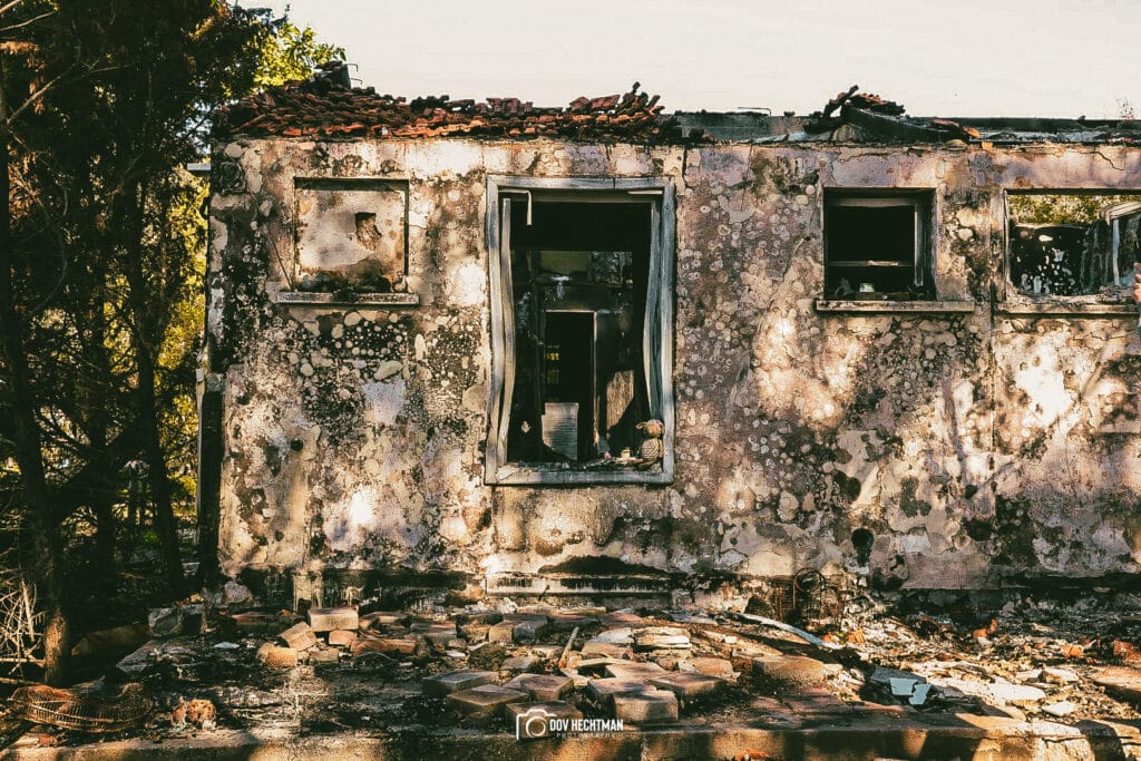 ארבעה חודשים אחרי: הצלם החב"די בתיעוד עצוב מבארי