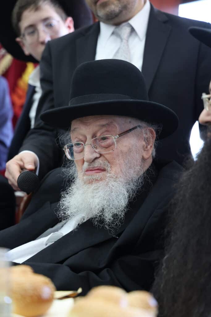 לאחר הפיגוע: ראש הישיבה הגיע למשא חיזוק בעיר רעננה