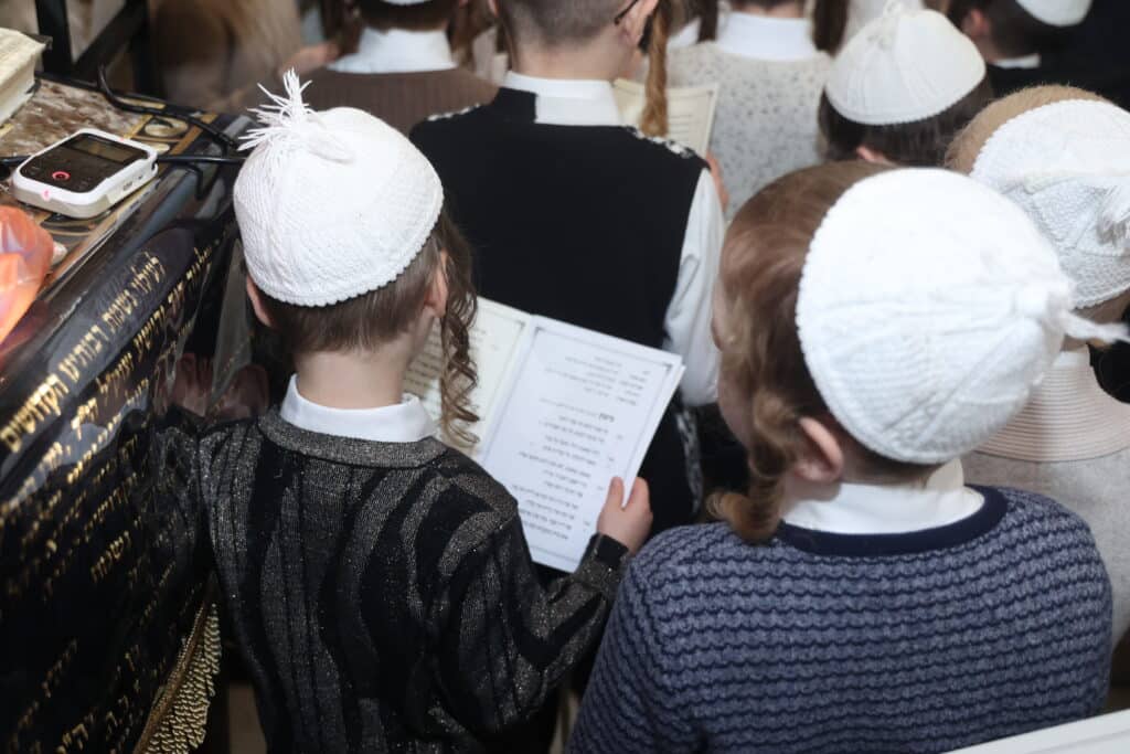 אצל הראב"ד וקבר רחל: המסע של ילדי תולדות אהרן