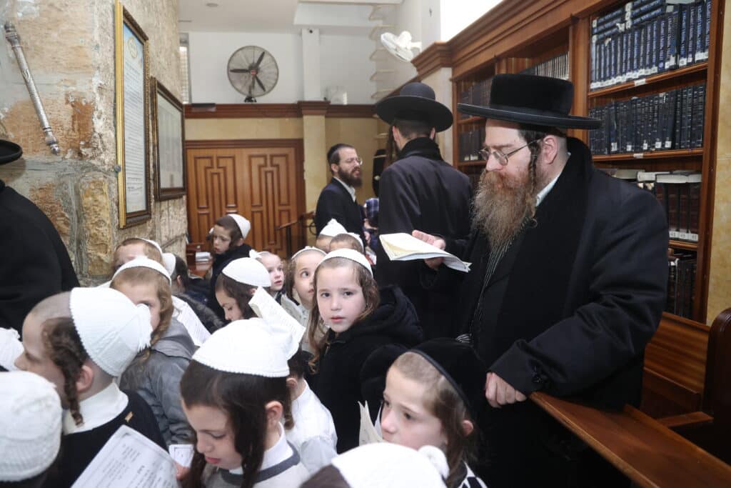 אצל הראב"ד וקבר רחל: המסע של ילדי תולדות אהרן