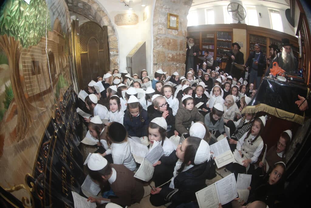 אצל הראב"ד וקבר רחל: המסע של ילדי תולדות אהרן