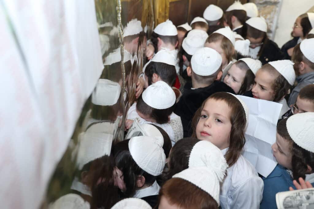 אצל הראב"ד וקבר רחל: המסע של ילדי תולדות אהרן