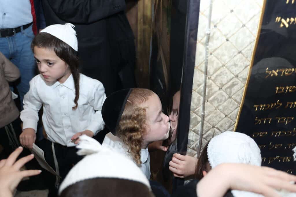 אצל הראב"ד וקבר רחל: המסע של ילדי תולדות אהרן