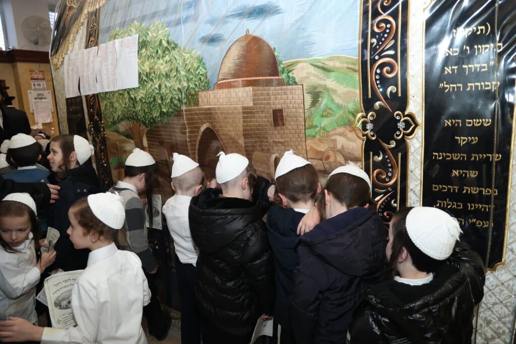 אצל הראב"ד וקבר רחל: המסע של ילדי תולדות אהרן