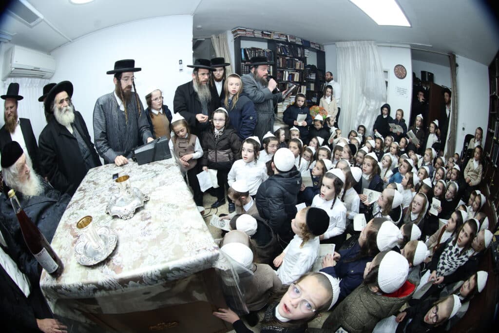 אצל הראב"ד וקבר רחל: המסע של ילדי תולדות אהרן