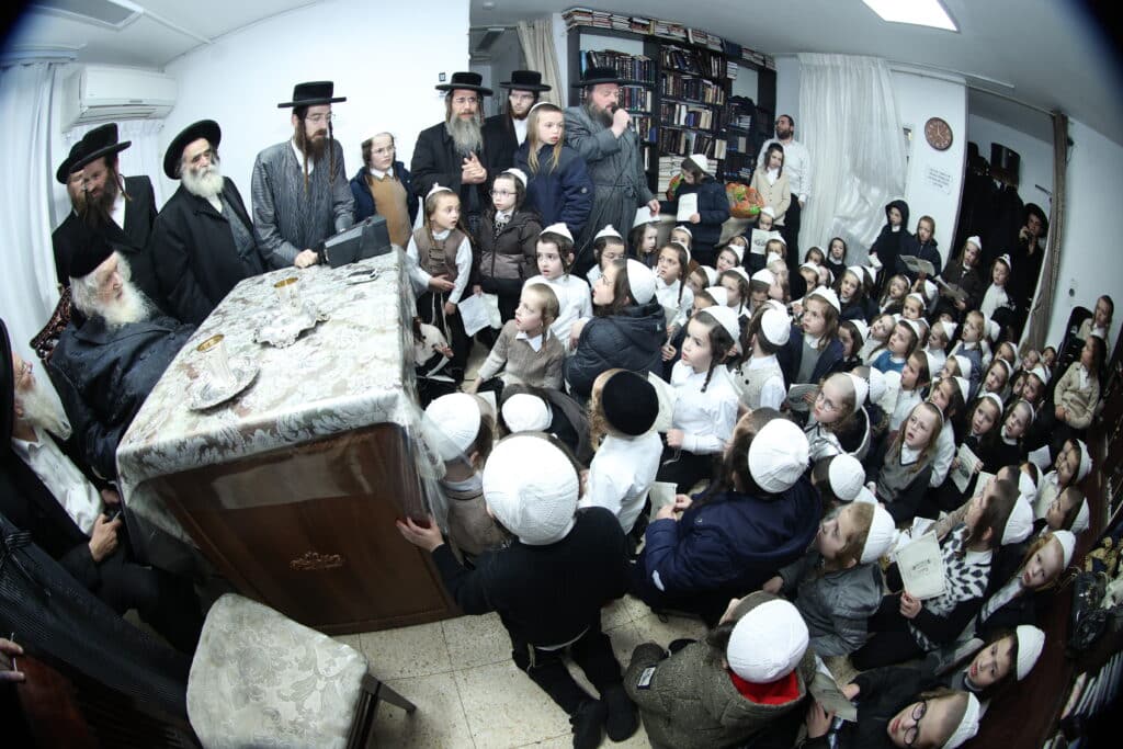 אצל הראב"ד וקבר רחל: המסע של ילדי תולדות אהרן