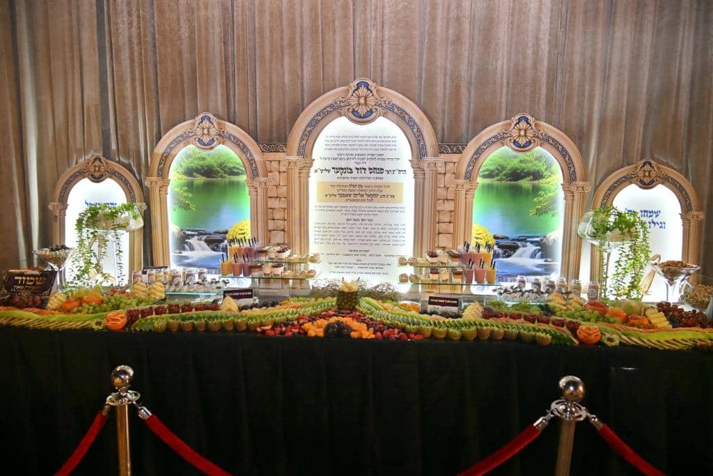 החסידים רקדו כל הלילה: המשפיע החסידי חיתן את בתו