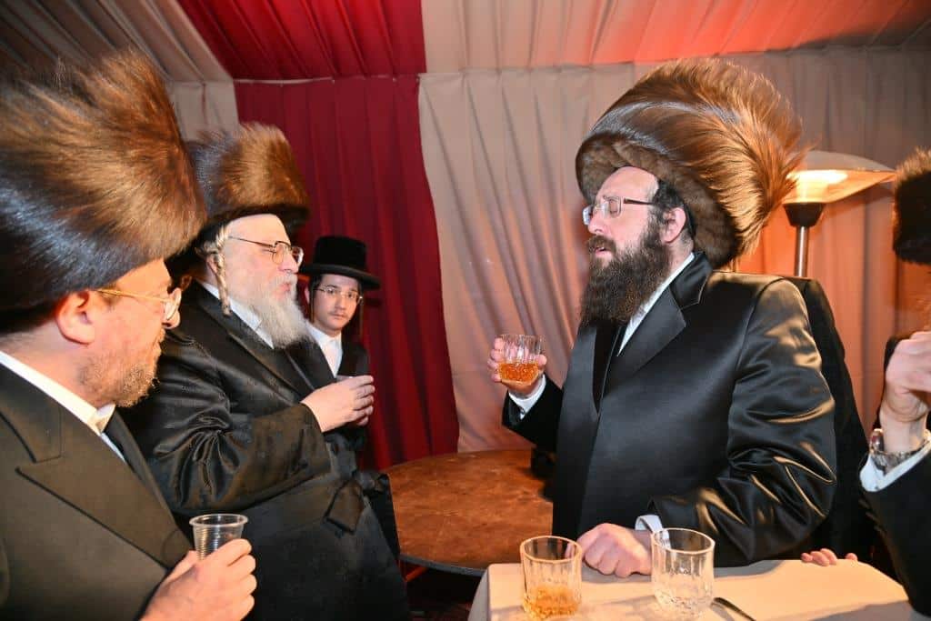 החסידים רקדו כל הלילה: המשפיע החסידי חיתן את בתו