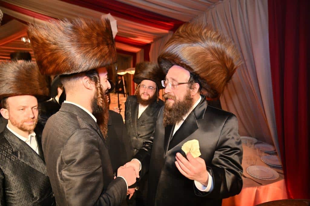 החסידים רקדו כל הלילה: המשפיע החסידי חיתן את בתו