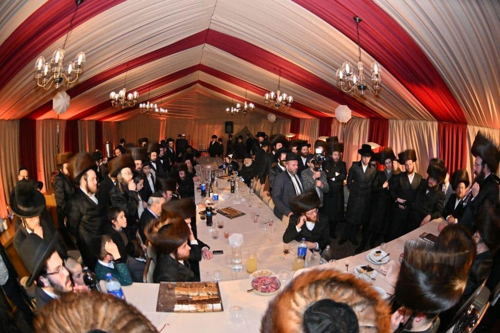 החסידים רקדו כל הלילה: המשפיע החסידי חיתן את בתו