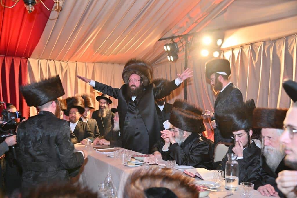 החסידים רקדו כל הלילה: המשפיע החסידי חיתן את בתו