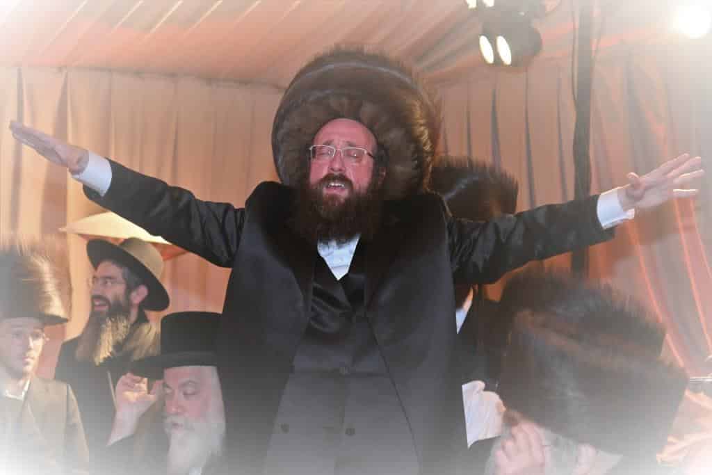 החסידים רקדו כל הלילה: המשפיע החסידי חיתן את בתו