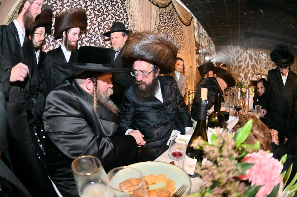 החסידים רקדו כל הלילה: המשפיע החסידי חיתן את בתו