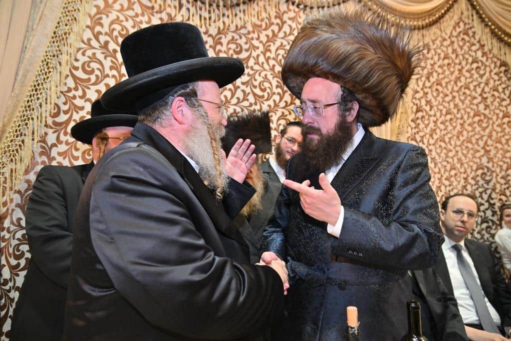 החסידים רקדו כל הלילה: המשפיע החסידי חיתן את בתו