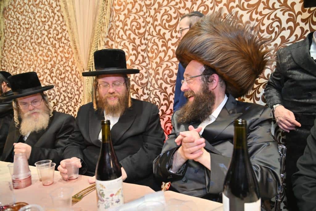 החסידים רקדו כל הלילה: המשפיע החסידי חיתן את בתו
