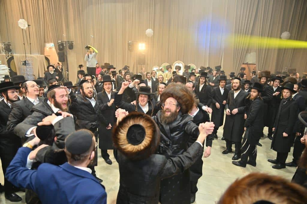 החסידים רקדו כל הלילה: המשפיע החסידי חיתן את בתו
