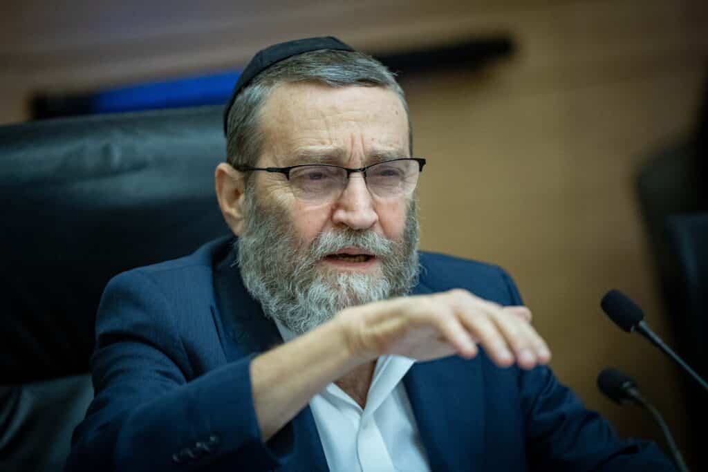 בין רפורמת החלב למהומות האופוזיציה וניסיונות הטיוח