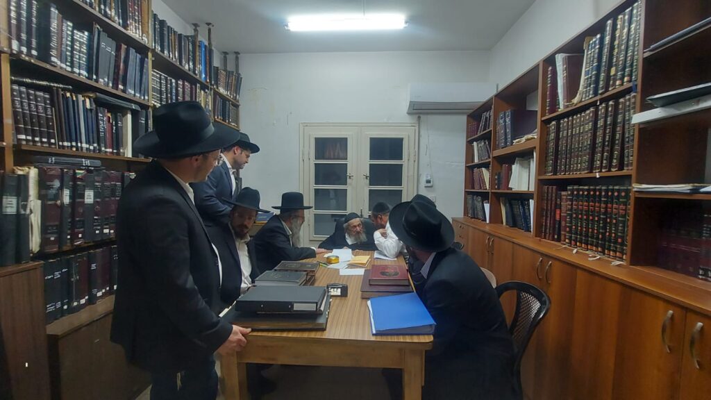 לאחר מתקפה של רבנים: מרן הגר"ד לנדו בירך את מתנדבי השומרים