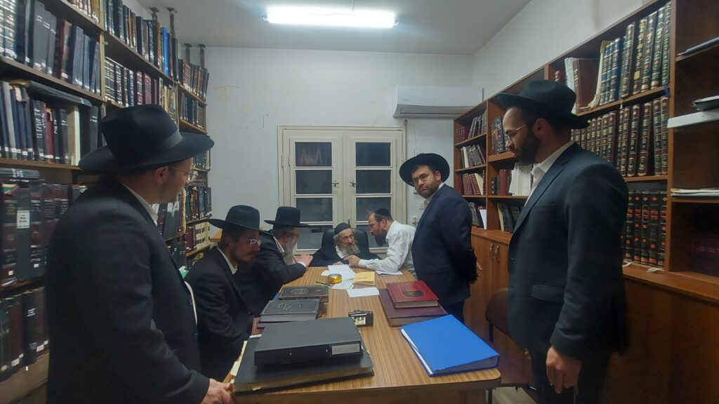 לאחר מתקפה של רבנים: מרן הגר"ד לנדו בירך את מתנדבי השומרים