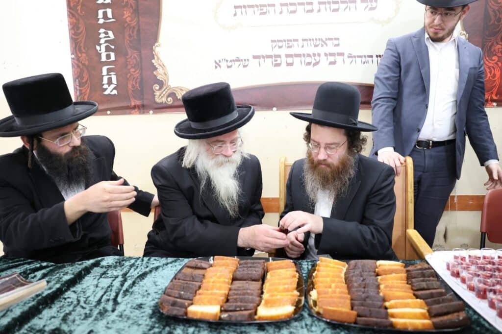 הפוסק הנודע נהנה מבקיאות הבחורים בהלכות ברכות