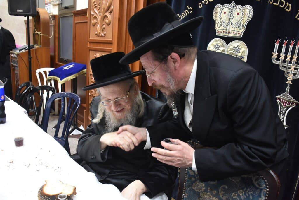 לרגל ההילולא: הרבי מאוזרוב ערך טיש לחסידים