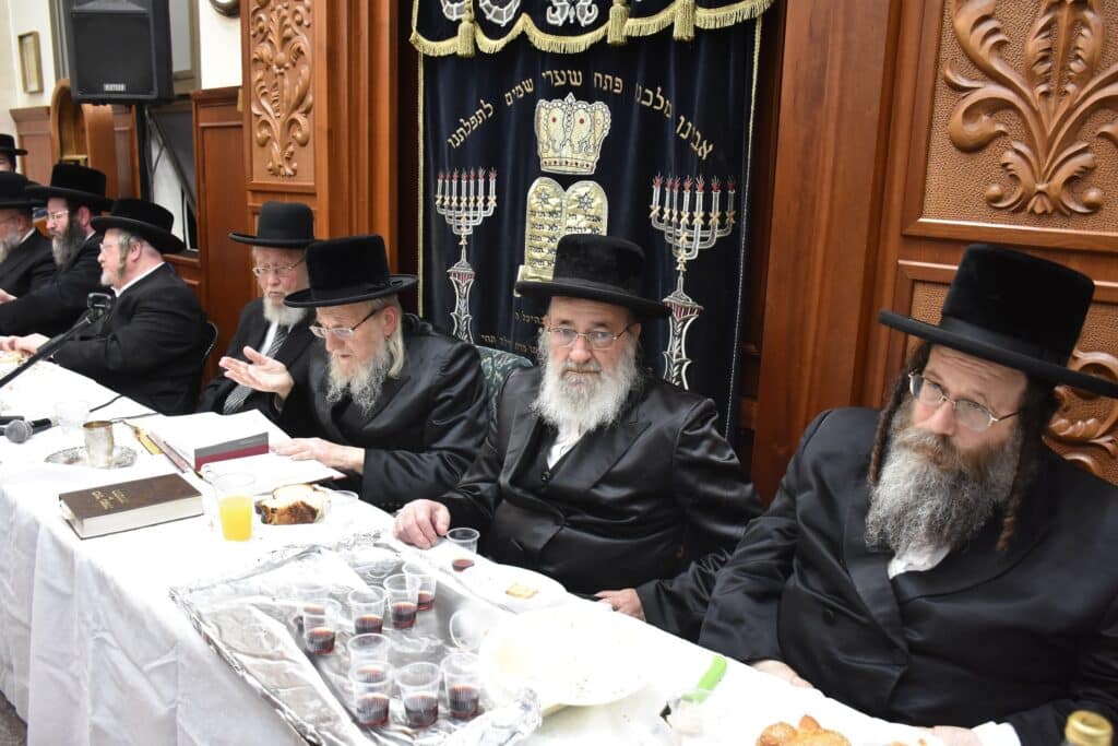 לרגל ההילולא: הרבי מאוזרוב ערך טיש לחסידים