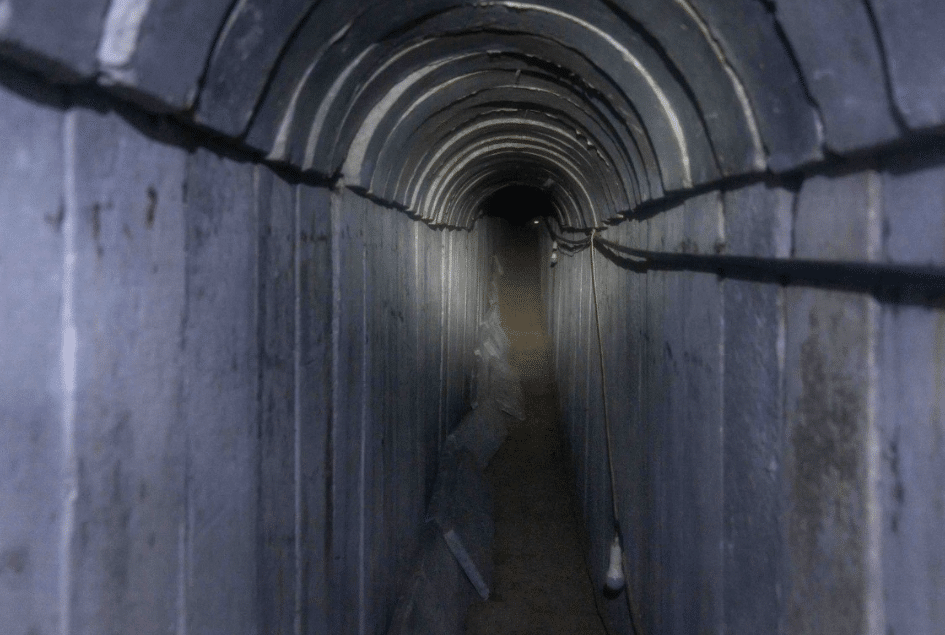 מתחת לבית קברות: נחשפה מנהרת טרור של בכירי חמאס