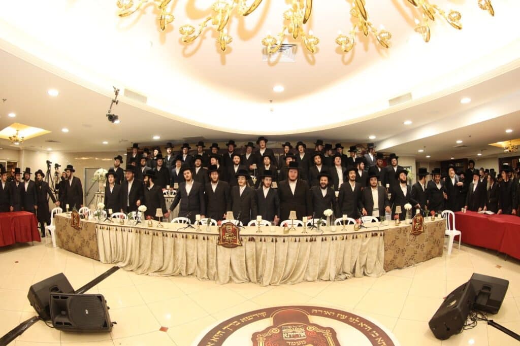 צפו: בחורי ישיבת אורייתא התעטרו בתעודת הוראה
