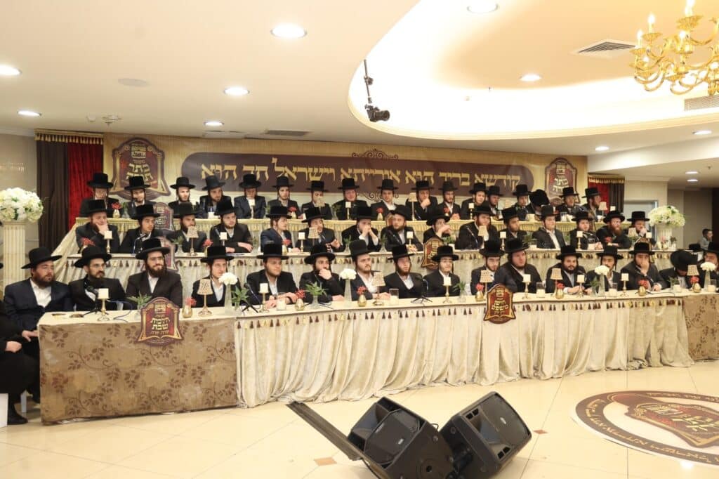 צפו: בחורי ישיבת אורייתא התעטרו בתעודת הוראה